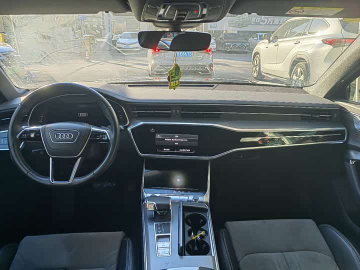 Фото 5 - Audi A6L