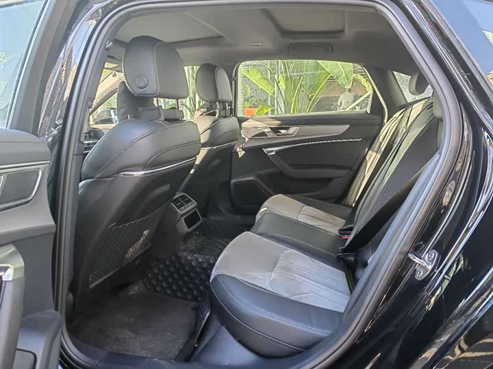 Фото 6 - Audi A6L