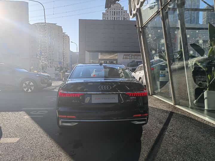 Фото 8 - Audi A6L