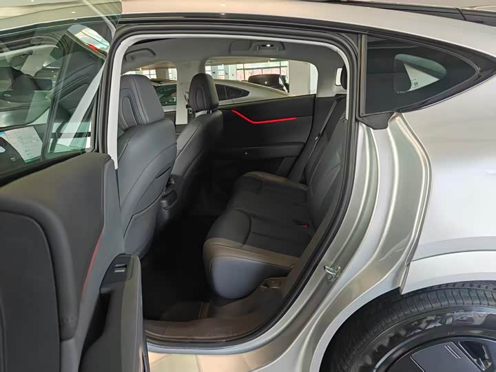 Фото 8 - XPeng G6