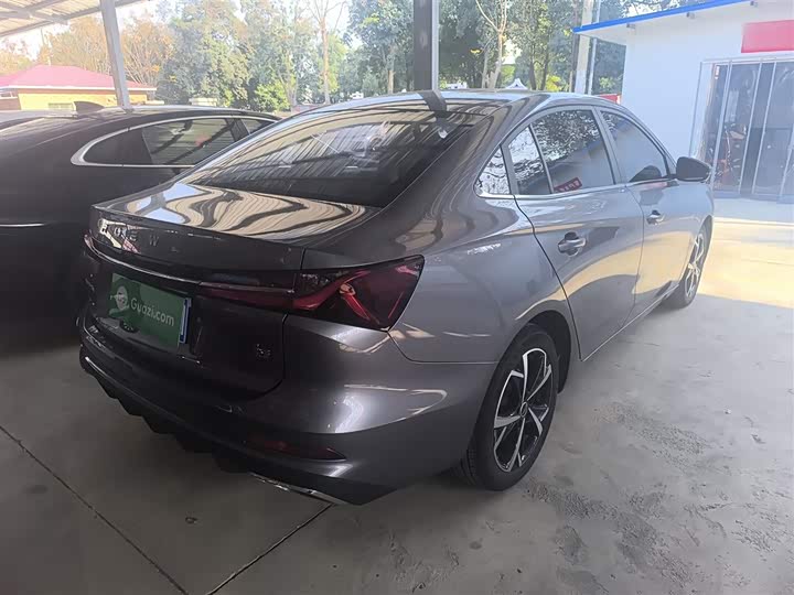 Фото 7 - Roewe i5