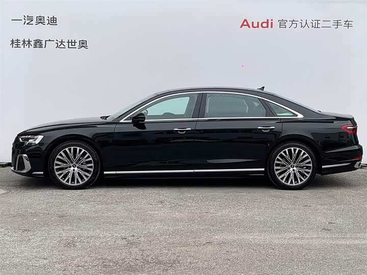 Фото 3 - Audi A8