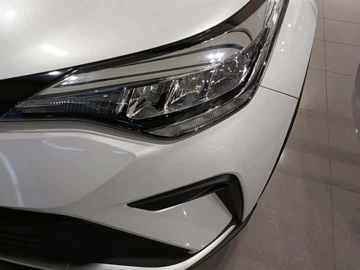 Фото 5 - Toyota Izoa