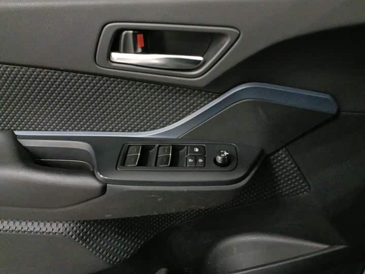 Фото 7 - Toyota Izoa