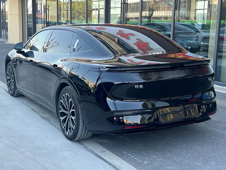 Фото 4 - Zeekr 007