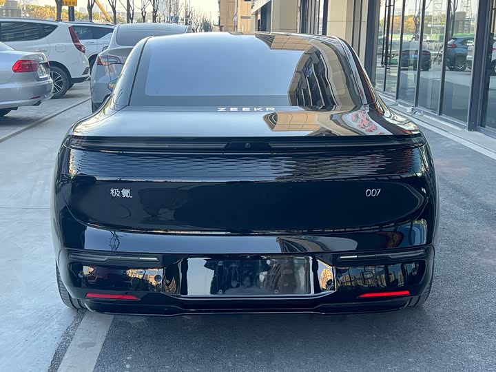 Фото 5 - Zeekr 007