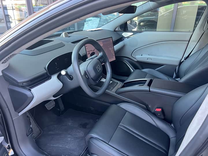 Фото 6 - Zeekr 007