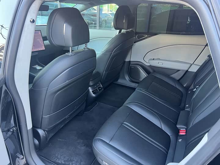 Фото 7 - Zeekr 007