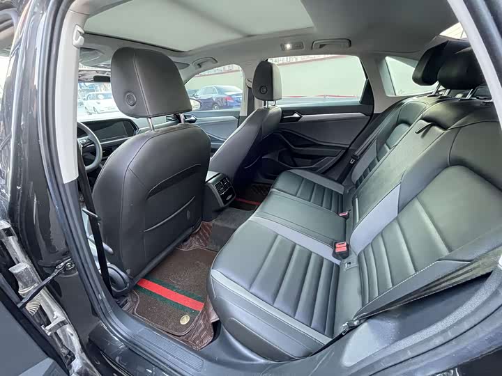 Фото 4 - Volkswagen Sagitar L