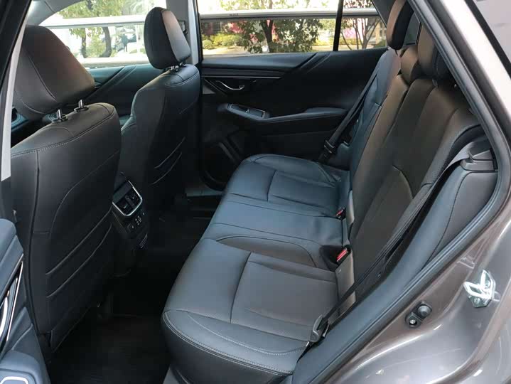 Фото 7 - Subaru Outback