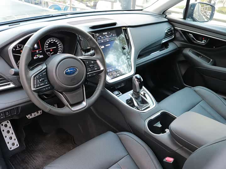 Фото 9 - Subaru Outback