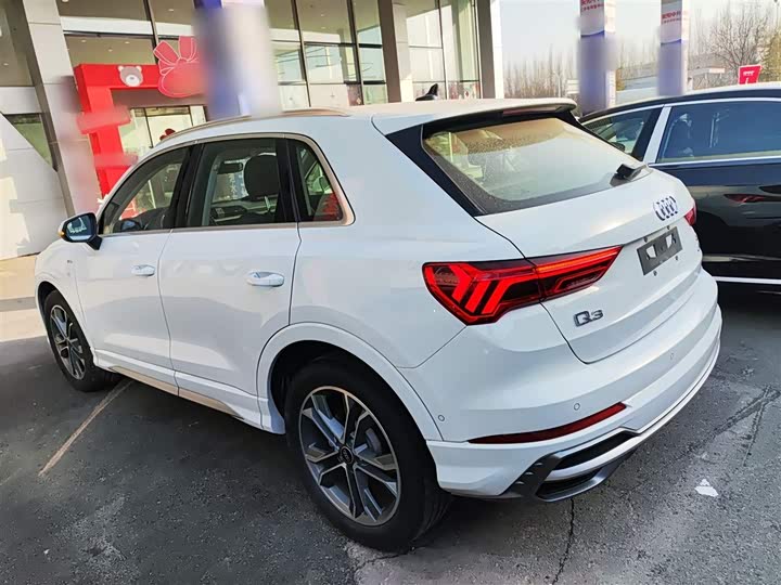 Фото 5 - Audi Q3