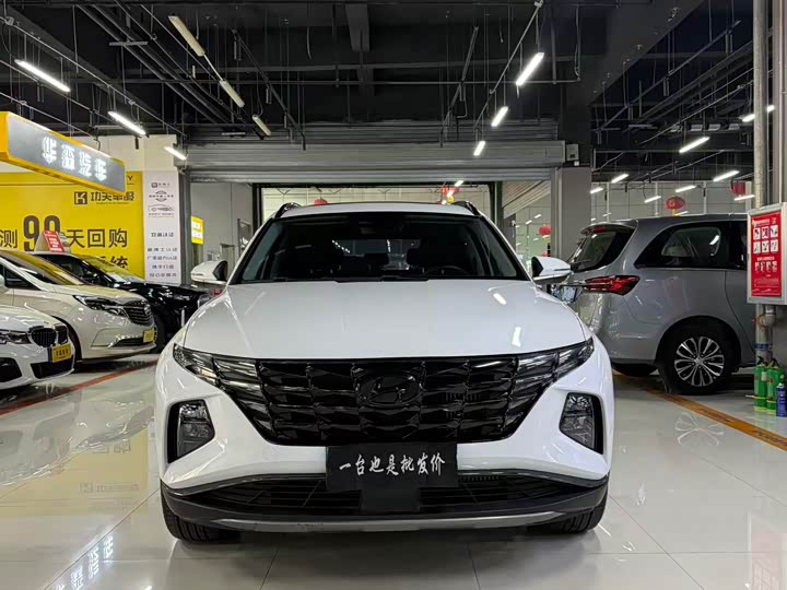 Фото 2 - Hyundai Tucson L