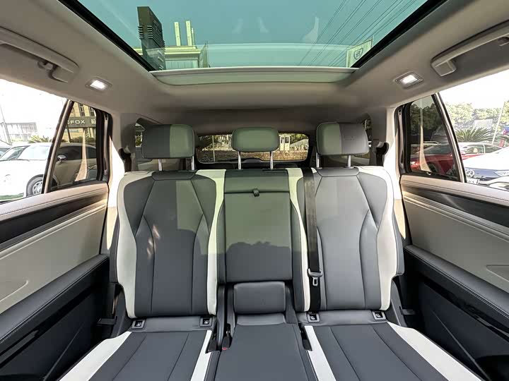 Фото 5 - Volkswagen ID.6 Crozz