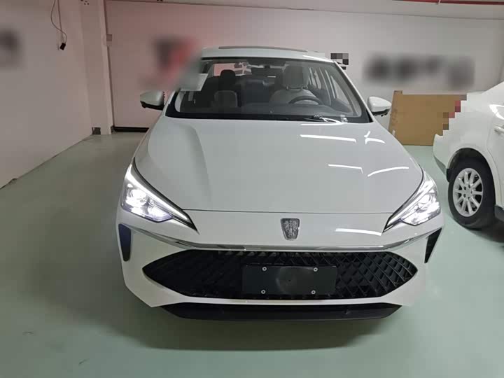 Фото 3 - Roewe i5