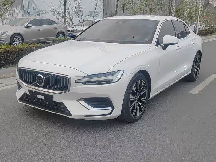 Фото 1 - Volvo S60