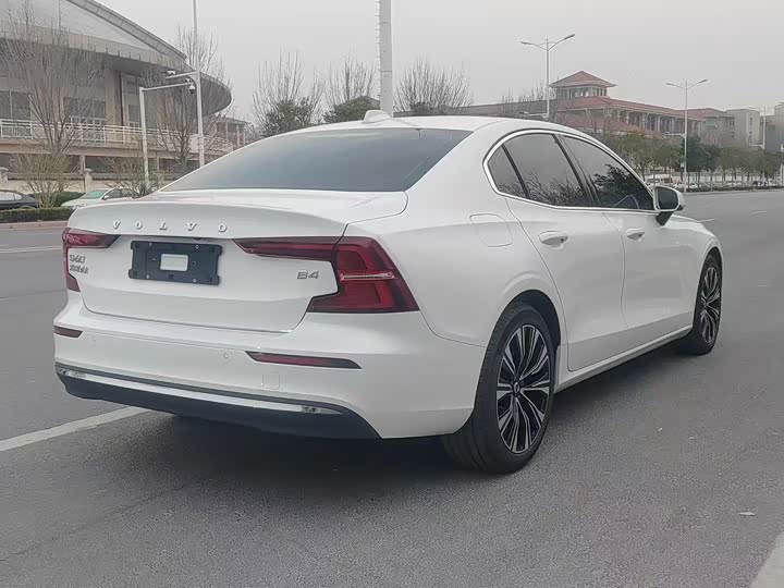 Фото 3 - Volvo S60