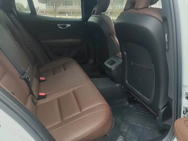 Фото 5 - Volvo S60