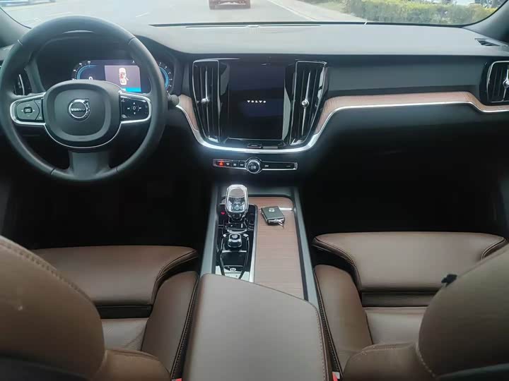 Фото 6 - Volvo S60