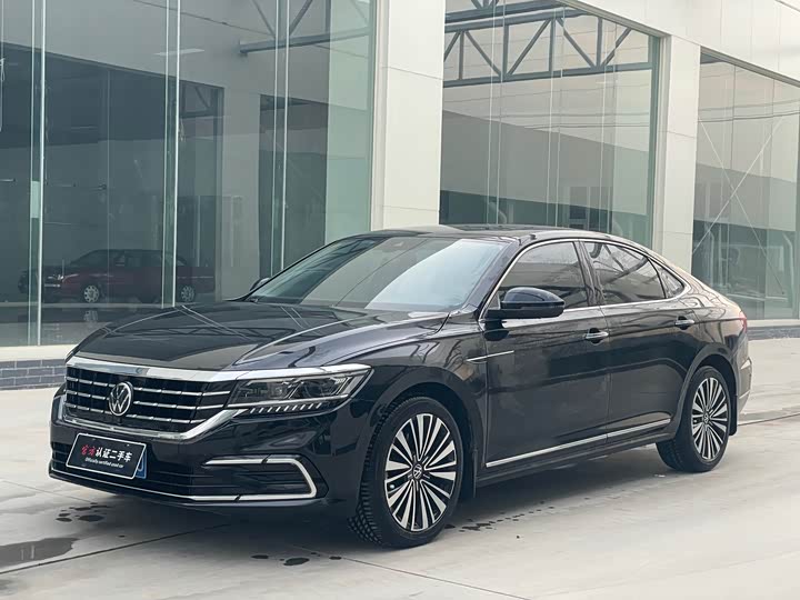 Фото 1 - Volkswagen Passat