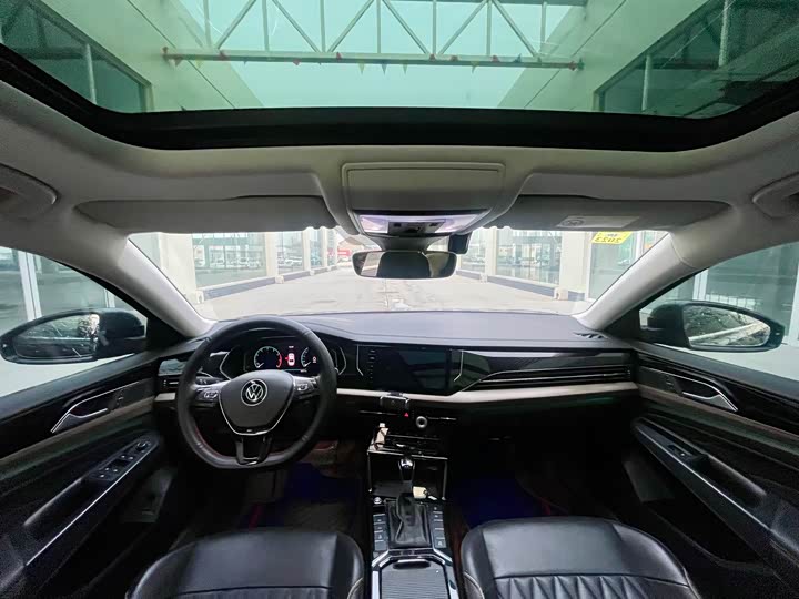 Фото 9 - Volkswagen Passat