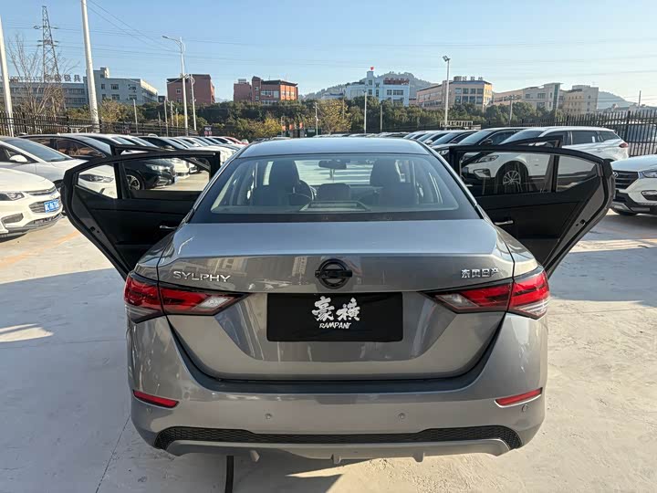 Фото 9 - Nissan Sylphy