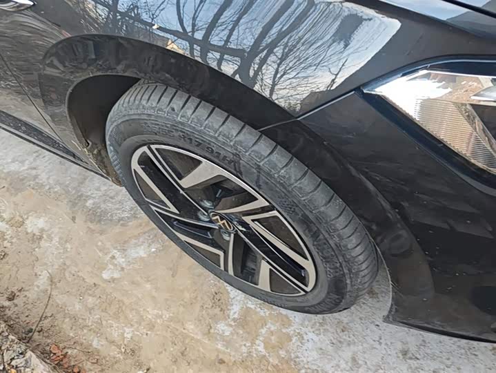 Фото 6 - Volkswagen Sagitar L