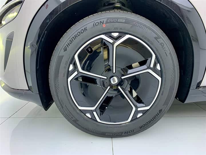 Фото 5 - Xiaomi YU7