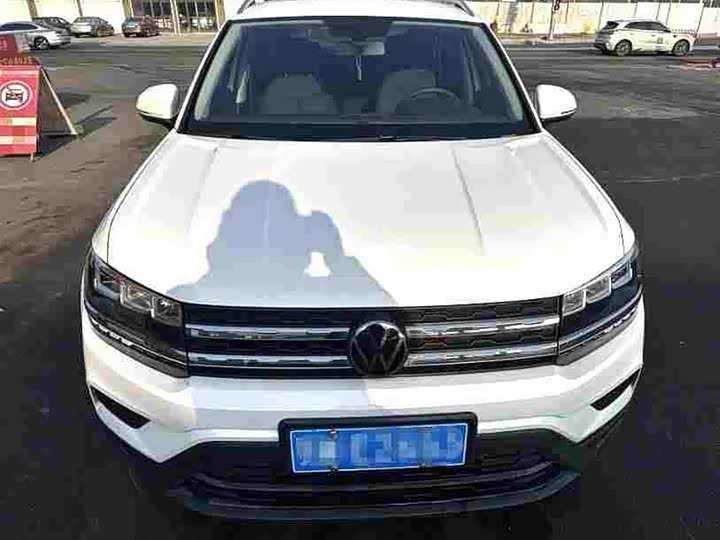 Фото 2 - Volkswagen Tharu