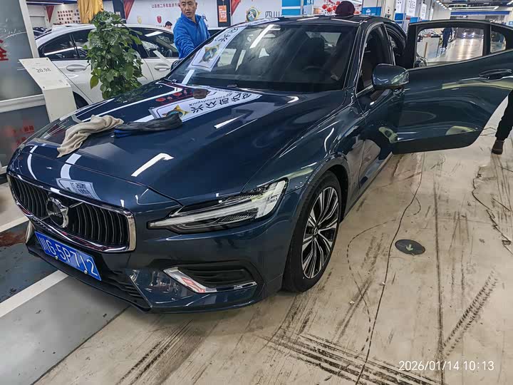 Фото 1 - Volvo S60