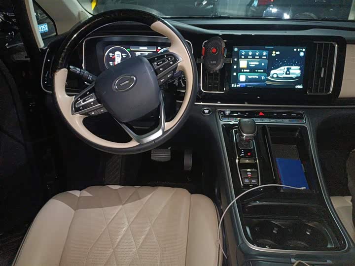 Фото 3 - GAC Trumpchi M8