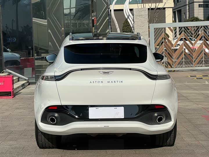 Фото 5 - Aston Martin DBX