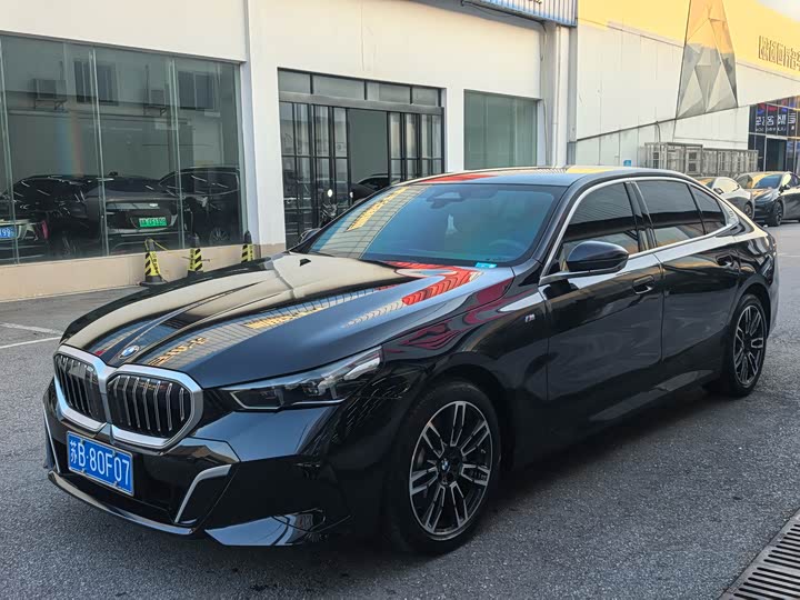 Фото 1 - BMW 5 Series