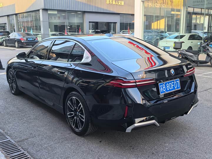 Фото 8 - BMW 5 Series