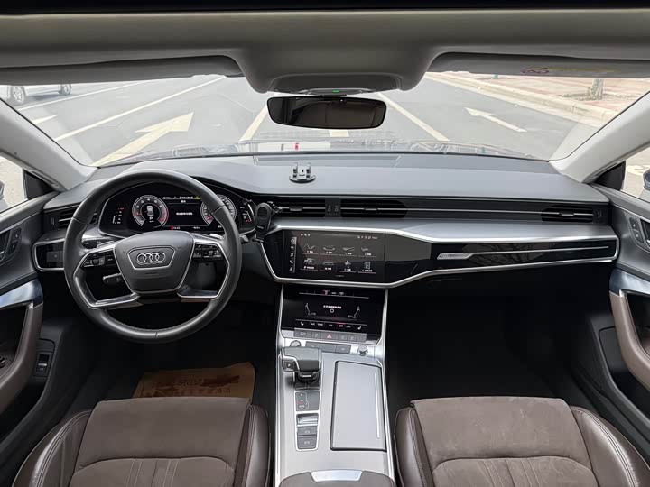 Фото 5 - Audi A7L