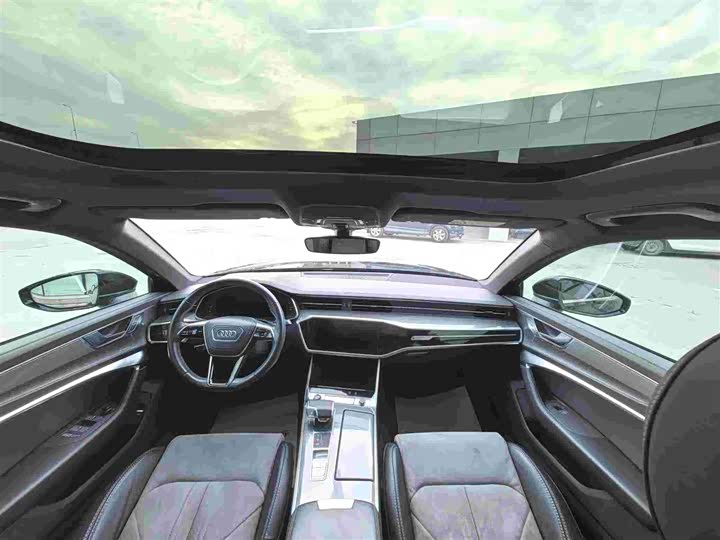 Фото 5 - Audi A6L