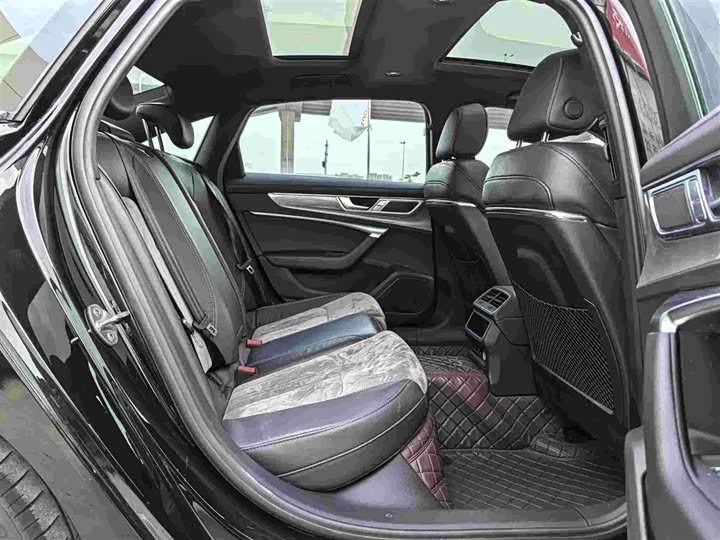 Фото 7 - Audi A6L