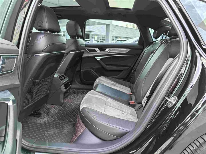 Фото 9 - Audi A6L