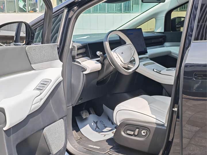 Фото 4 - XPeng X9