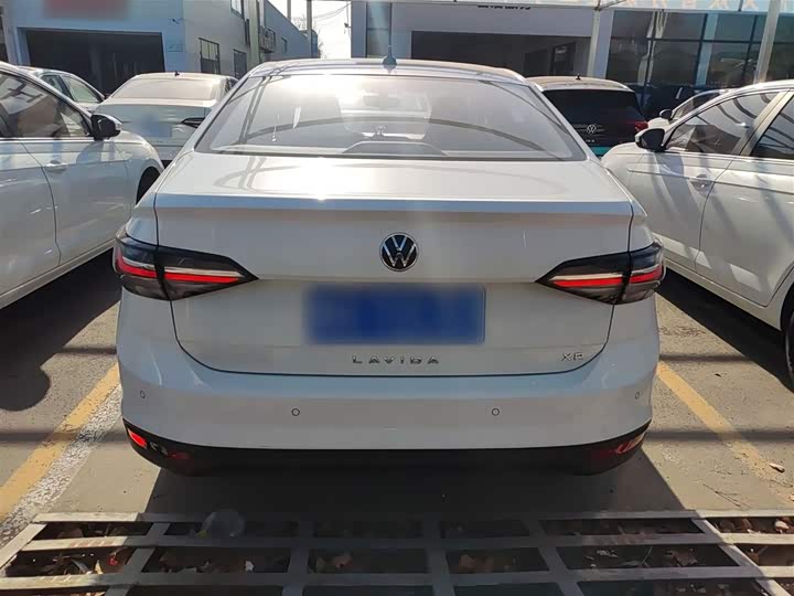 Фото 6 - Volkswagen Lavida