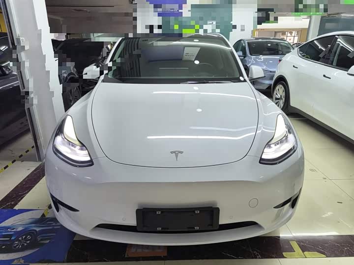 Фото 3 - Tesla Model Y
