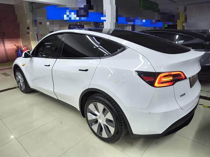 Фото 5 - Tesla Model Y