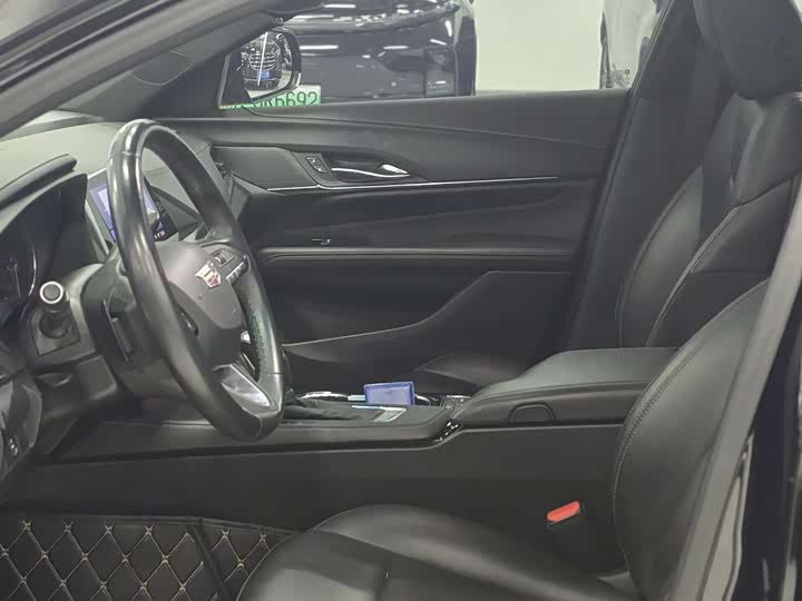 Фото 8 - Cadillac CT4