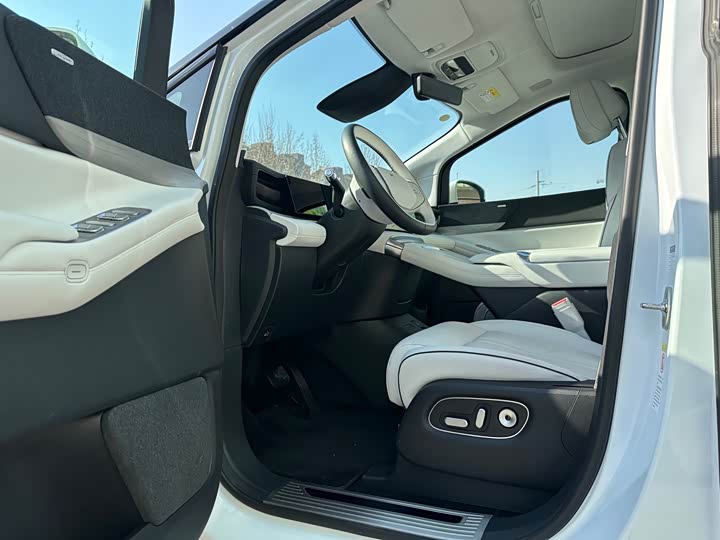 Фото 5 - XPeng X9