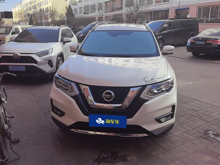 Фото 2 - Nissan X-Trail