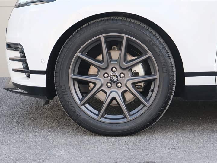 Фото 8 - Land Rover Range Rover Velar