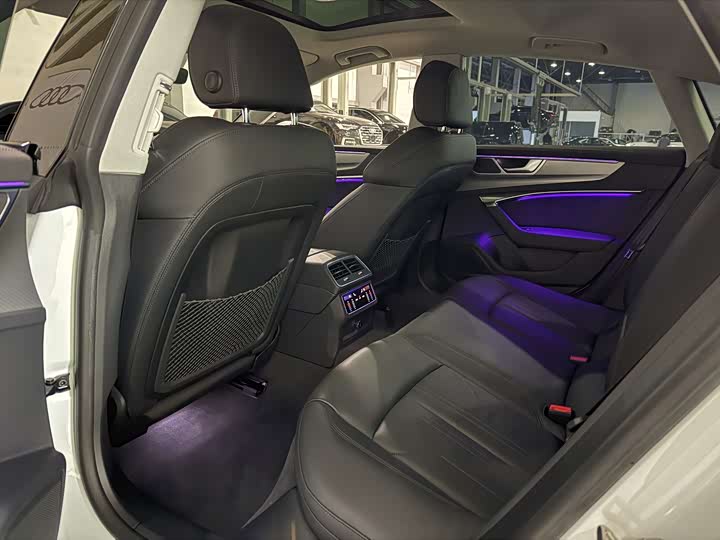 Фото 9 - Audi A7