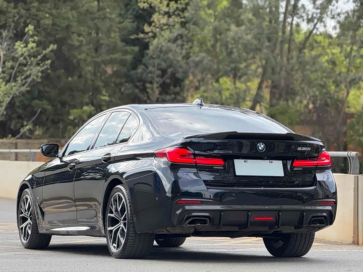 Фото 4 - BMW 5 Series