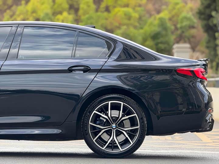 Фото 9 - BMW 5 Series