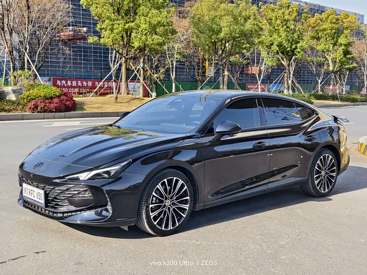 Фото 1 - MG Motor 7